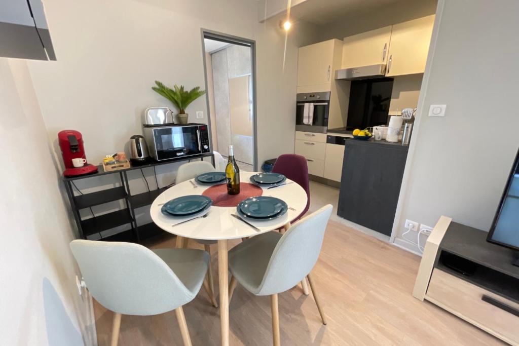 NOUVEAU - GRANDE TERRASSE - L'HORLOGE - CALME - Home-One Besançon Extérieur photo